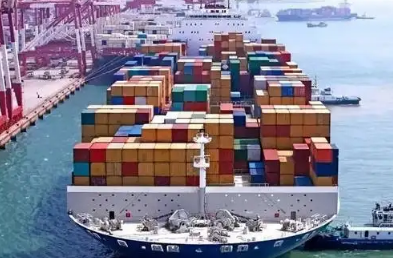 青島貨代如何應(yīng)對集裝箱市場費率兩級化？