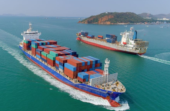 青島貨代既面臨著難得的發(fā)展機遇，也遭遇著前所未有的挑戰(zhàn)