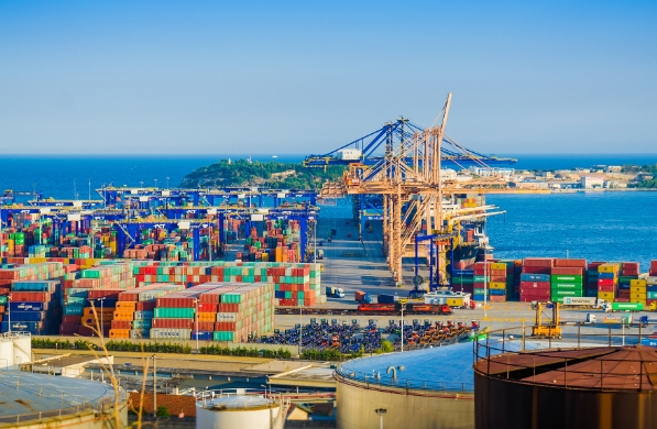 深圳的國際貨代公司在面對(duì)挑戰(zhàn)的同時(shí)，也迎來了前所未有的發(fā)展機(jī)遇