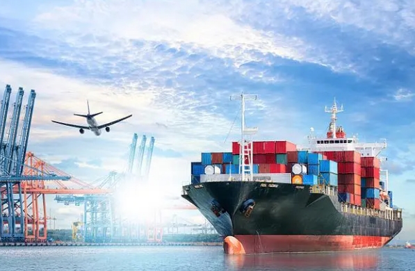 要想在激烈的市場(chǎng)競(jìng)爭(zhēng)中脫穎而出，天津港貨代需要不斷優(yōu)化服